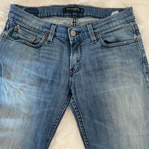 Levi’s Too Super low 524